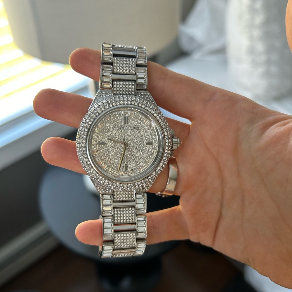 Watch - Picture 3 of 3